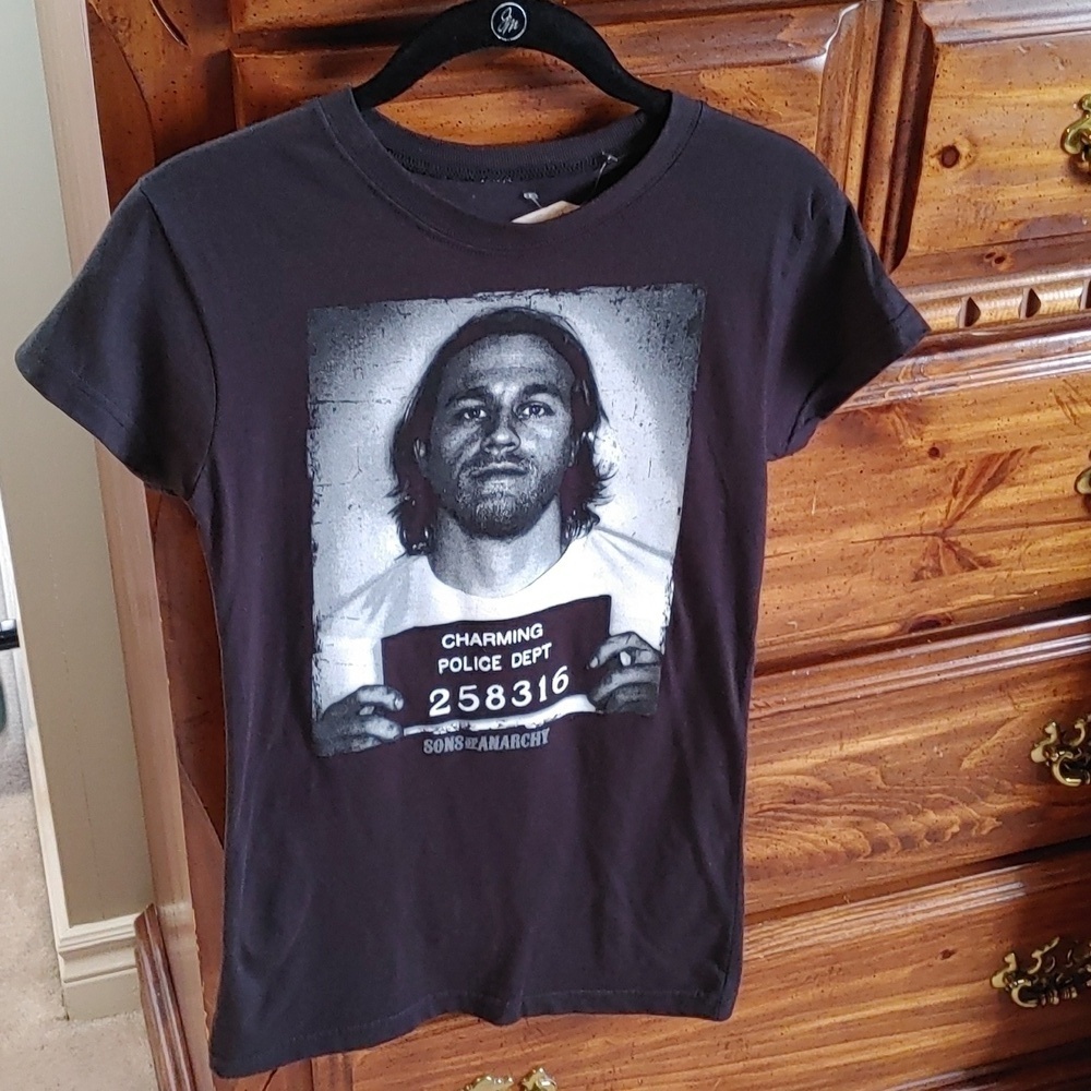 NWT Women's Sons Of Anarchy Graphic Short Sleeve T-Shirt Small